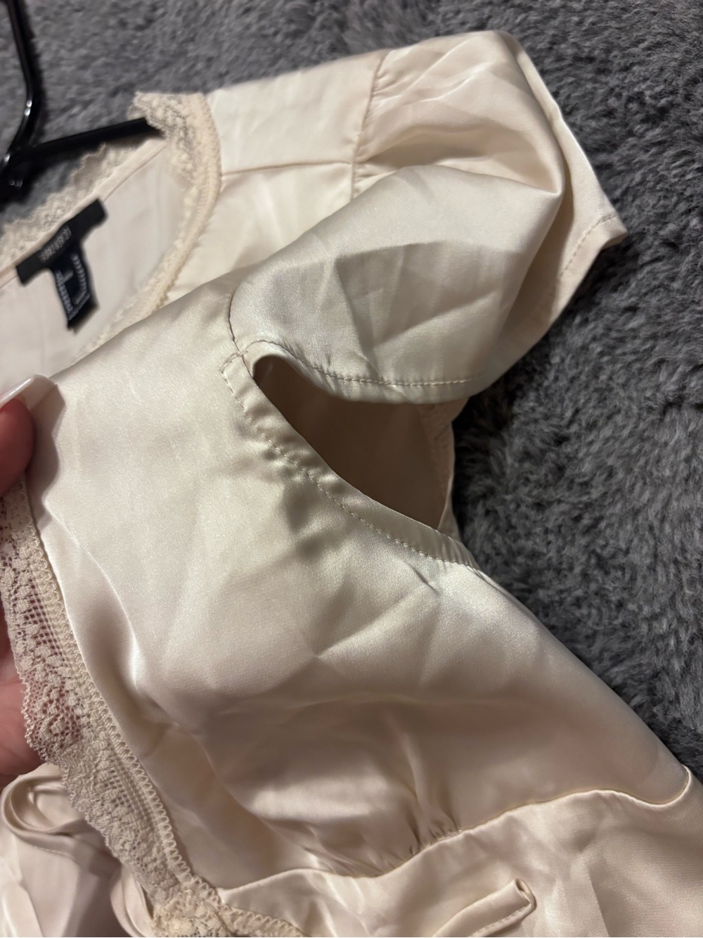 Vintage Cream Satin/Silk tie front cardigan babydoll top with lace trim - Picture 3 of 6
